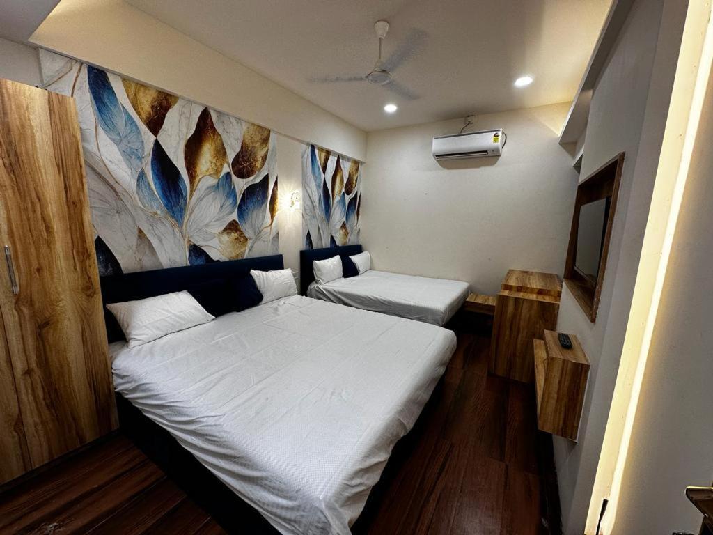 Hotel Shree Mahakal Krapa ウッジャイン エクステリア 写真