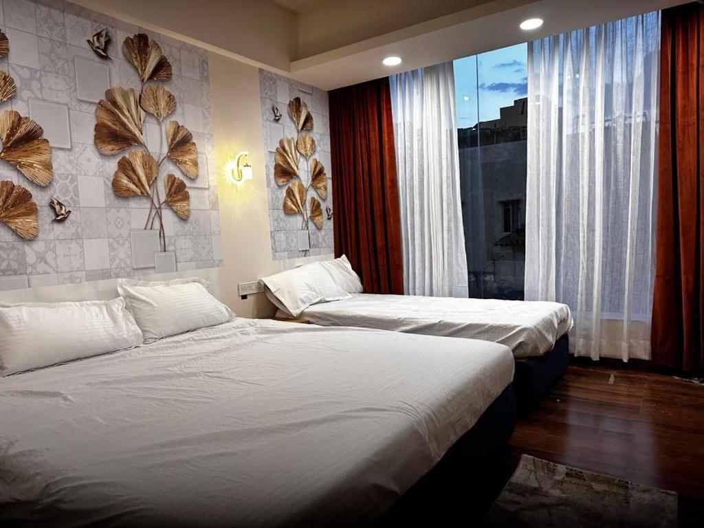 Hotel Shree Mahakal Krapa ウッジャイン エクステリア 写真