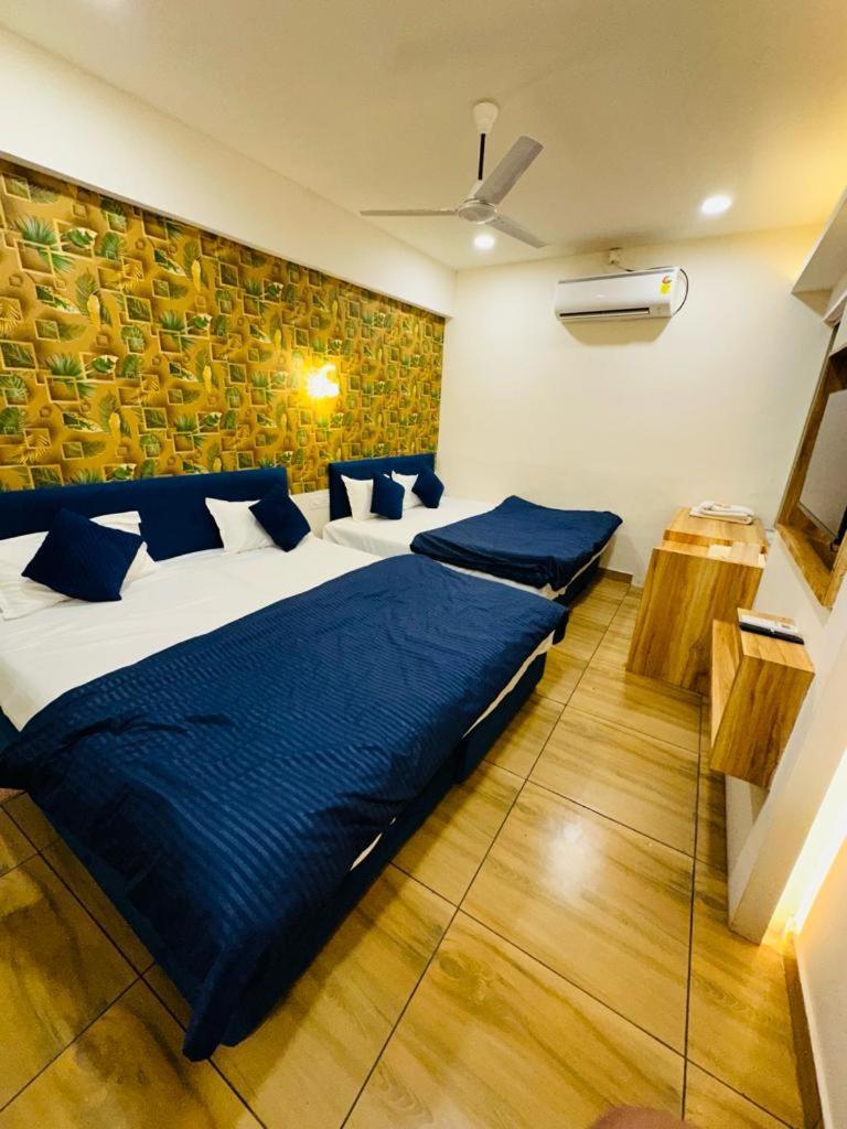 Hotel Shree Mahakal Krapa ウッジャイン エクステリア 写真
