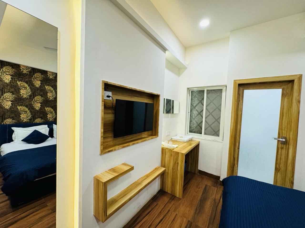 Hotel Shree Mahakal Krapa ウッジャイン エクステリア 写真