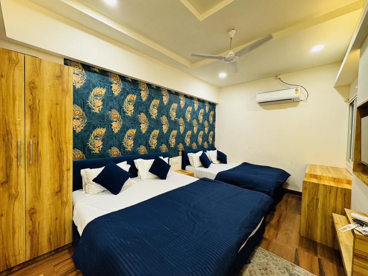Hotel Shree Mahakal Krapa ウッジャイン エクステリア 写真