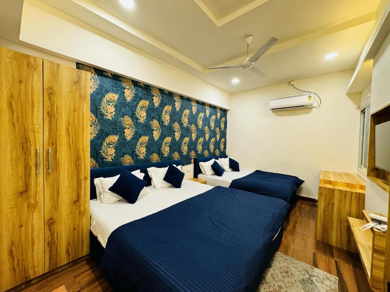 Hotel Shree Mahakal Krapa ウッジャイン エクステリア 写真