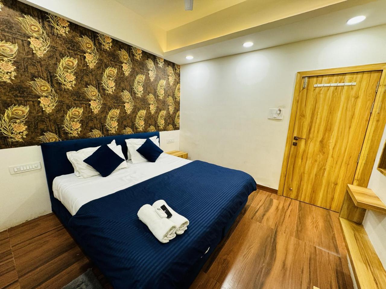 Hotel Shree Mahakal Krapa ウッジャイン エクステリア 写真