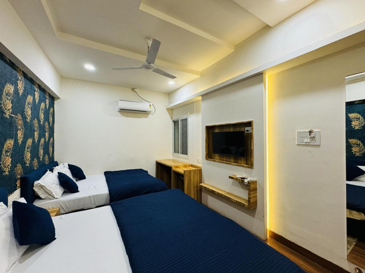 Hotel Shree Mahakal Krapa ウッジャイン エクステリア 写真